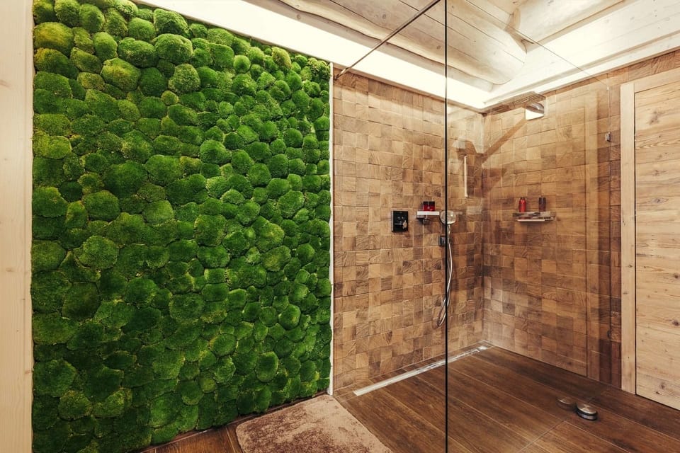 decoracion baño pared verde musgo